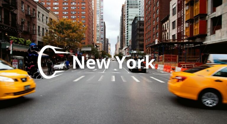Foto de la ciudad de Nueva York a lo lejos. ¿buscas una llantera en Nueva York?